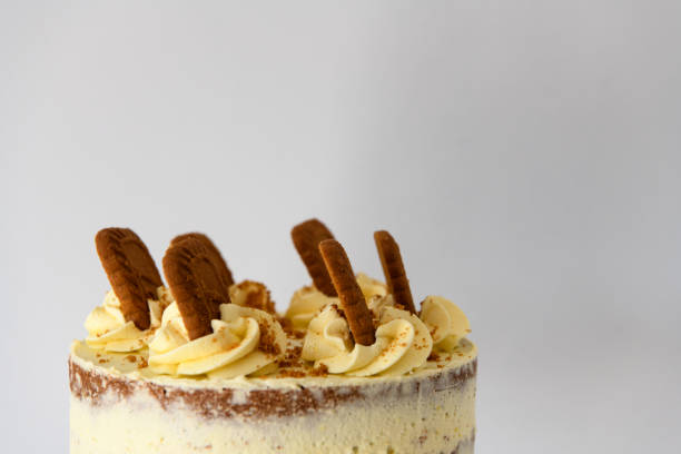 istock Semi naked cake 1222717494
