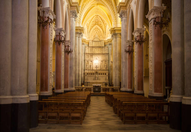 interior del duomo dell'assunta, iglesia madre de erice - erice fotografías e imágenes de stock