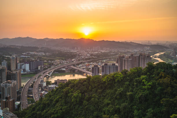 istock skyline of taipei city 1222788708