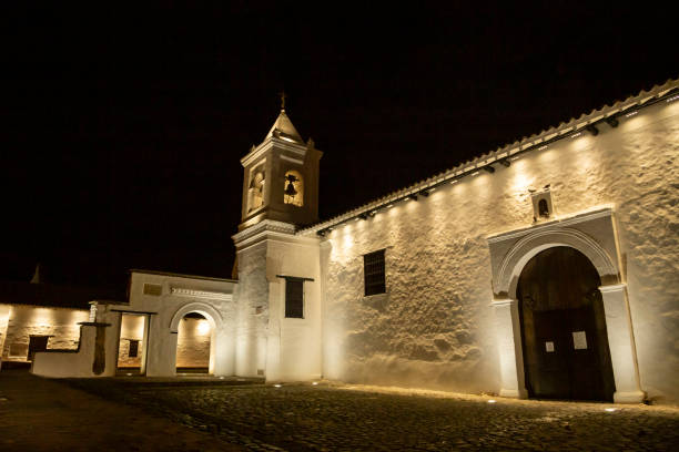 iglesia de la merced por la noche - valle del cauca fotografías e imágenes de stock