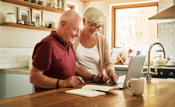istock Should we do our accounts today? 1222803112
