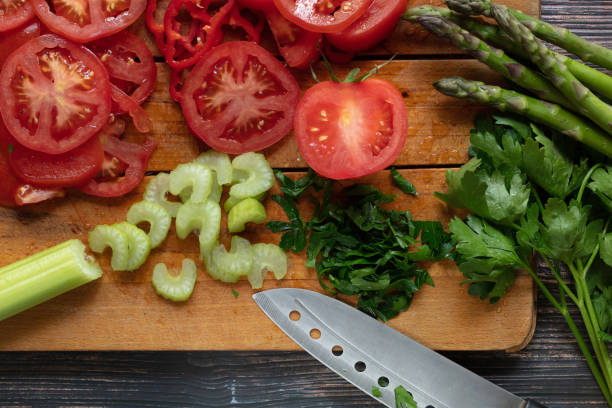 tomates, páprica vermelha e aipo - foto de acervo