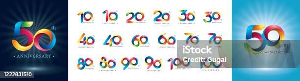 Satz Von 10 Bis 100 Jahre Logodesign Twist Bänder Logo Origami Stilisierte Zahl Stock Vektor Art und mehr Bilder von Zahl