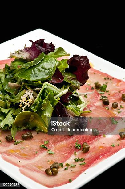 Cienkie Plasterki Carpaccio Z Tuńczyka - zdjęcia stockowe i więcej obrazów Antipasto - Antipasto, Bez ludzi, Carpaccio