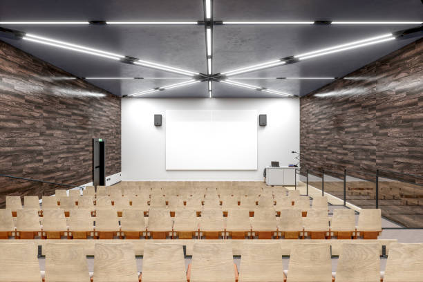 empty university amphitheatre - lecture hall auditorium university empty imagens e fotografias de stock