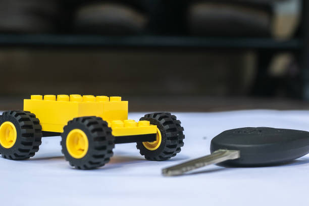 istock CAR KEY AND A TOY CAR 1222942862