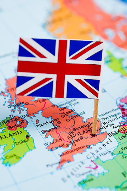 istock Map and flag of United Kingdom 122294718