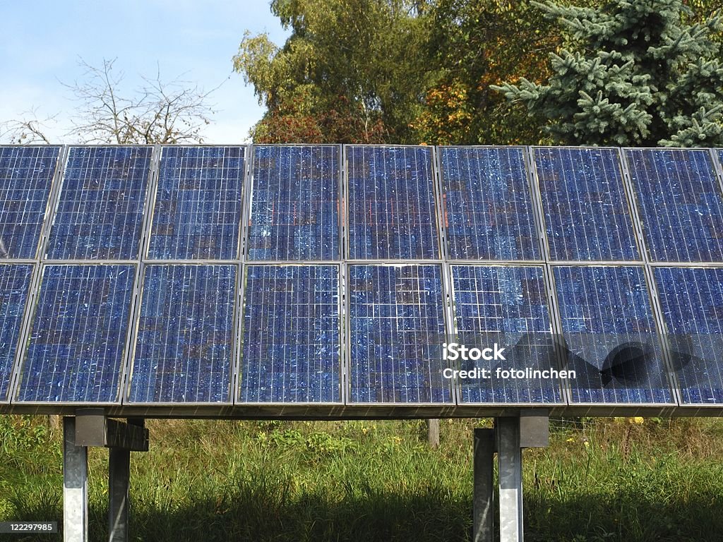 Solarzellen in der Natur - Lizenzfrei Elektrizität Stock-Foto