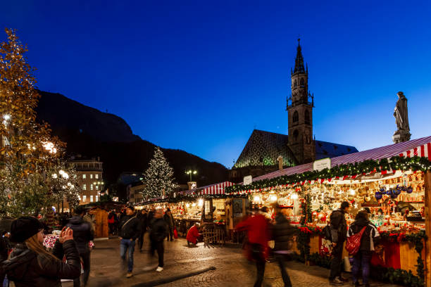 italia - mercado de navidad en bolzano, piazza walther - 2781 fotografías e imágenes de stock