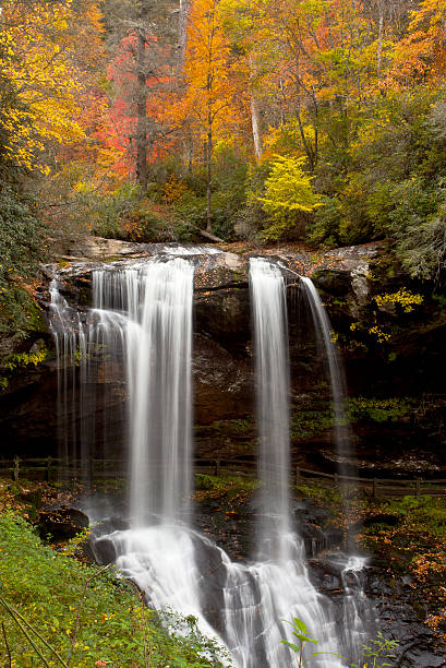 istock Dry Falls in Autumn Colors 122300317