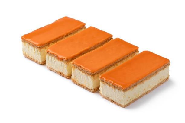 pasticceria tompouce arancione olandese per kings day - tompouce foto e immagini stock