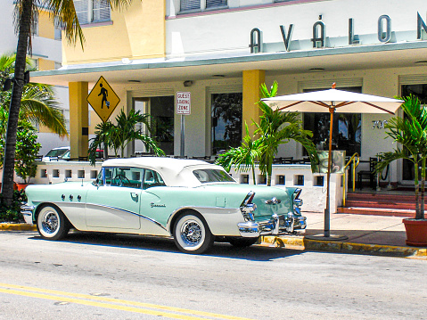 In August 2016, a vintage car was being parked in front of the Avalon Hotel in Miami