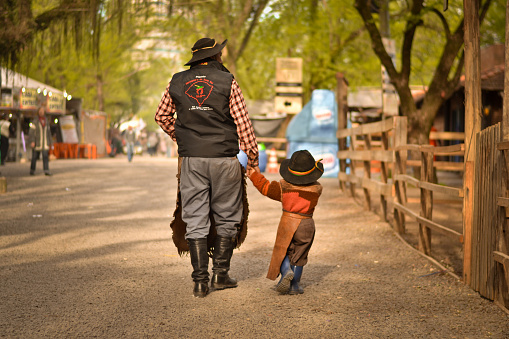 Camp that takes place every September in the city of Porto Alegre, in the Harmonia Park. Gaucho father and son.(Semana Farroupilha)