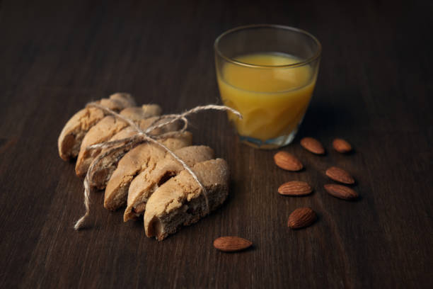 domowe włoskie ciasteczka cantuccini i nasiona migdałów - biscotti orange italian culture dessert zdjęcia i obrazy z banku zdjęć