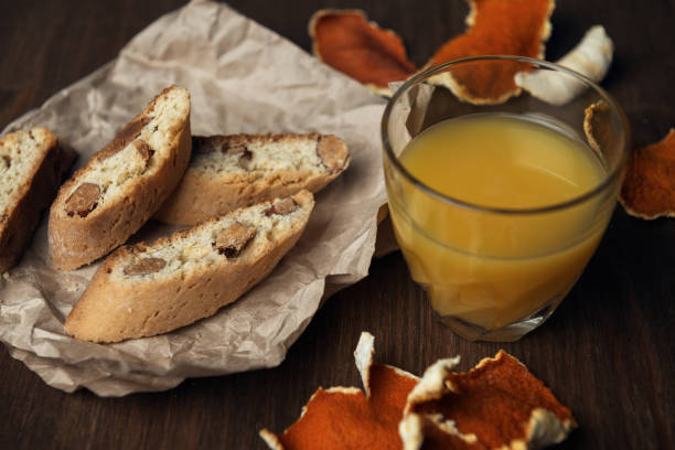 domowe włoskie ciasteczka cantuccini i nasiona migdałów z sokiem pomarańczowym - biscotti orange italian culture dessert zdjęcia i obrazy z banku zdjęć