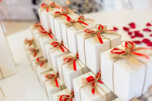 wedding gifts for wedding guest