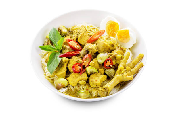 istock Green curry chicken with rice noodles 1223192146