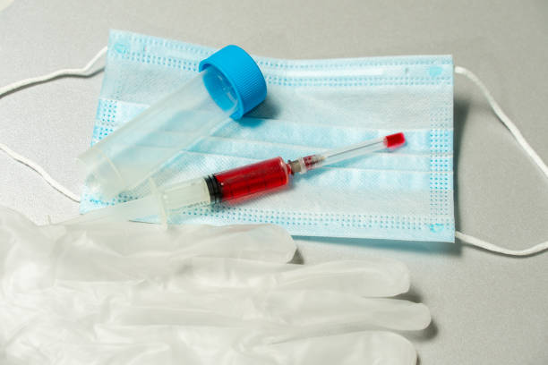 試験管、使い捨て手袋、血液検査と注射器、使い捨てマスク。血液検査キット - surgical glove surgical mask protective glove mask ストックフォトと画像