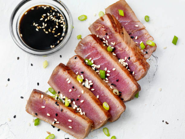 marynowany stek z tuńczyka - tuna steak grilled tuna food zdjęcia i obrazy z banku zdjęć