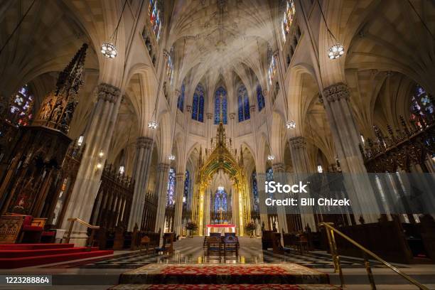 Saint Pats Stock Photo - Download Image Now - New York City, New York State, St. Patrick's Cathedral - Manhattan