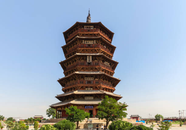 pagode en bois yingxienne ou pagode sakyamuni du temple de fogong - datong photos et images de collection