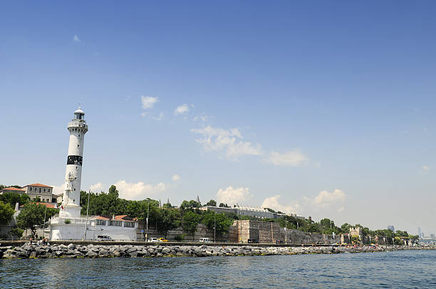 istock Lighthouse in Sarayburnu, Istanbul - Turkey 122330615