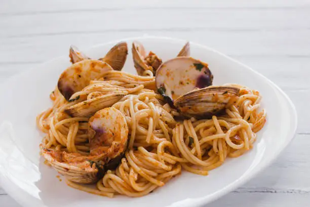 spaghetti with clams and tomato sauce, Spaghetti Vongole