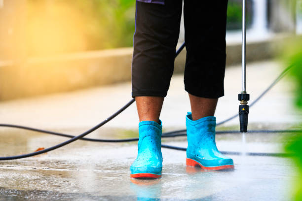 istock High pressure water cleaning 1223409192