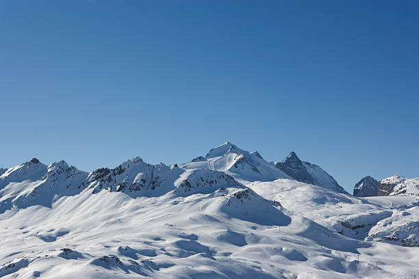 горный пейзаж, валь-д'изер, франция - val disere стоковые фото и изображения