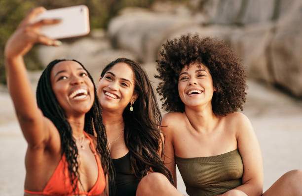 istock Let's let everyone know what we're up to 1223431270