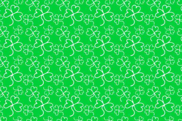 ilustrações, clipart, desenhos animados e ícones de folha de rabisco de clover padrão sem emendas. crianças desenham a arte da linha. ilustração de estoque de vetores de esboço - spring clover leaf shape clover sketch