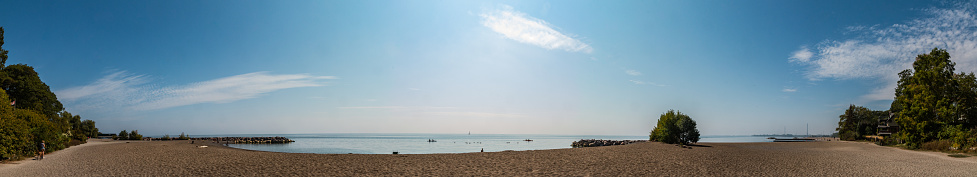 The Beaches is an awesome neighborhood of Toronto. It is easy to get there and when the weather is sunny it is a perfect place to get away from the busy city and just relax and to feel like beeing at the ocean.