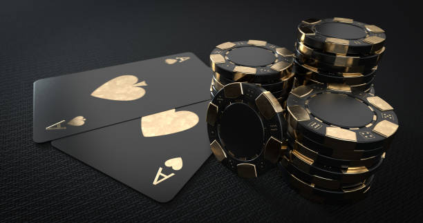 фишки казино и тузы. черный и золотой. иллюстрации - blackjack cards casino gambling стоковые фото и изображения