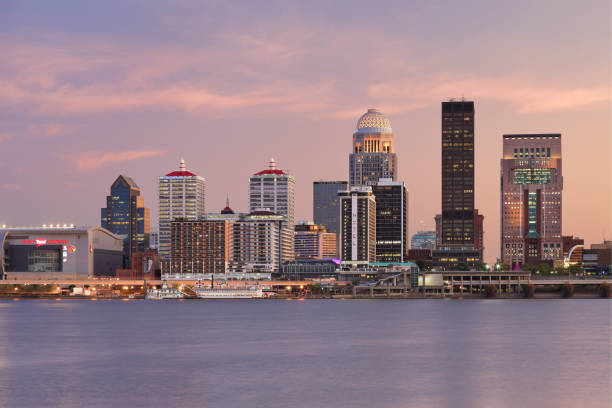 istock Louisville Skyline - Kentucky 1223673120