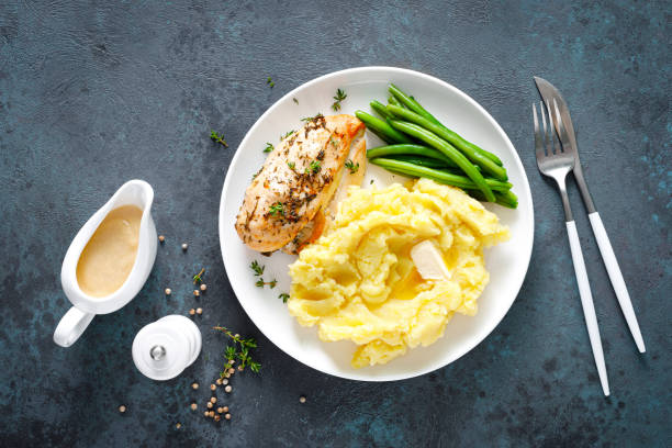 Grilled chicken breast with mashed potatoes and green beans Grilled chicken breast with mashed potatoes and green beans grilled chicken breast stock pictures, royalty-free photos & images