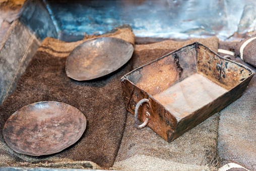 Old copper kitchen wares