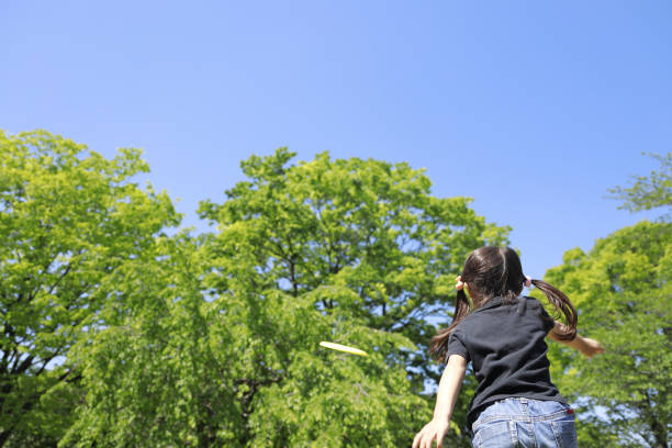 istock Japanese girl playing flying disc (5 years old) 1223907959