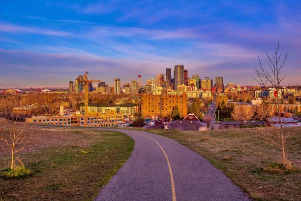 istock Scenic Road To Downtown 1223916268