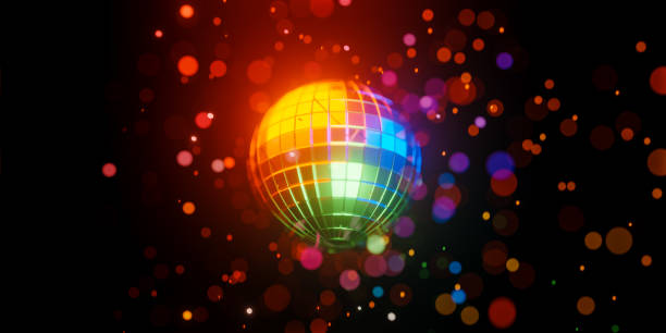 bola de discoteca espejo - disco ball 1970s style 1980s style nightclub fotografías e imágenes de stock