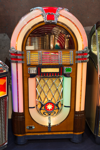 Details of Retro Jukebox: Music and Dance in the 1950s.