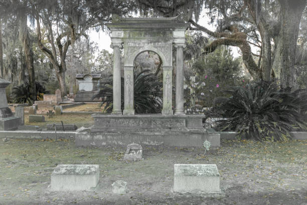 istock Grave in the Bonaventure Cemetery 1223970872