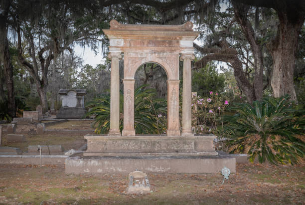 istock Grave in the Bonaventure Cemetery 1223974520