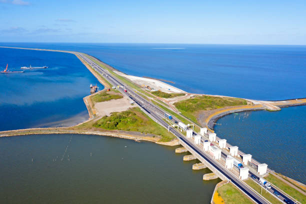 aerial de esclusas en kornwerderzand en los países bajos - highway traffic aerial view netherlands fotografías e imágenes de stock