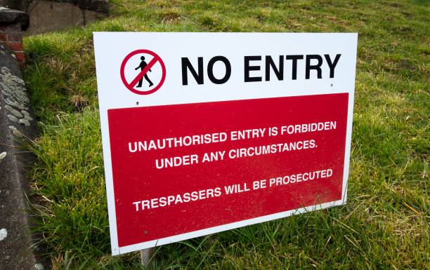istock No entry - Trespassers wil be prosecuted sign 1224005714