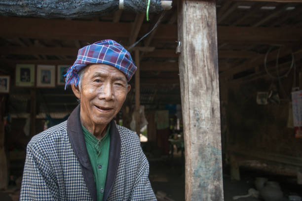 мьянма путешествия изображения - burmese culture myanmar old outdoors стоковые фото и изображения