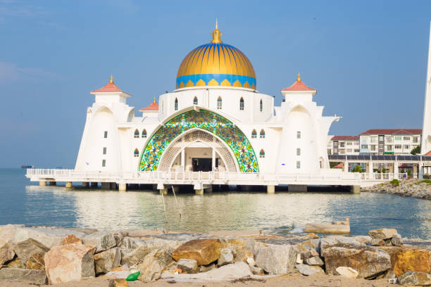 istock Melaka centrlal masjid selat in the sea 1224112529