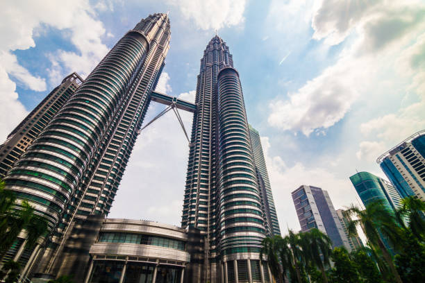 Petronas twin building tower in Kualalumpur Petronas twin building tower in Kualalumpur, Malaysia twin towers malaysia stock pictures, royalty-free photos & images