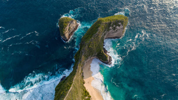 istock Bali Indonesia Beautiful Kelingking Beach 1224135795