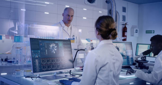 istock COVID-19 - laboratory team working on coronavirus vaccine 1224202428