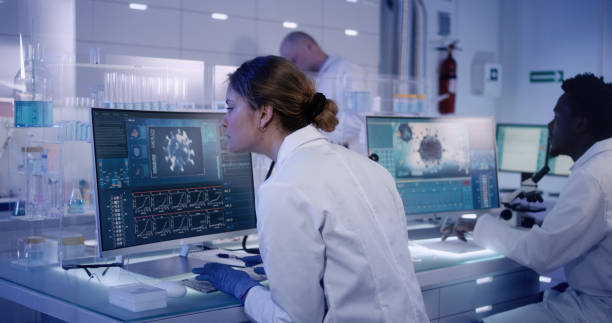 istock COVID-19 - laboratory team working on coronavirus vaccine 1224202474